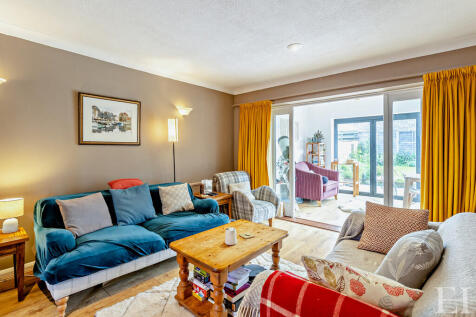 8645641-interiorW...