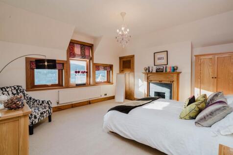 Guest bedroom