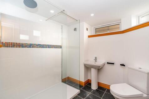 Basement shower room