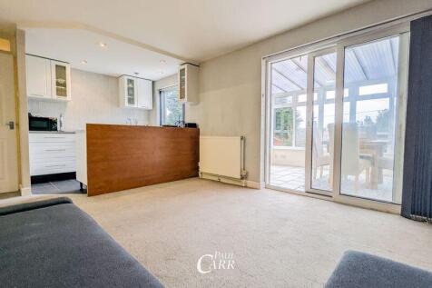 Open Plan Kitchen-Living Area