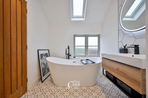 Bedroom One: En-Suite