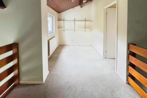 11303da7-OBERON-07 T202509291401.jpg