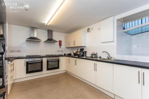 212 Elm Grove Ext &amp; Kit18.jpg