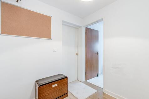 Utility Room &amp; Cloak Room