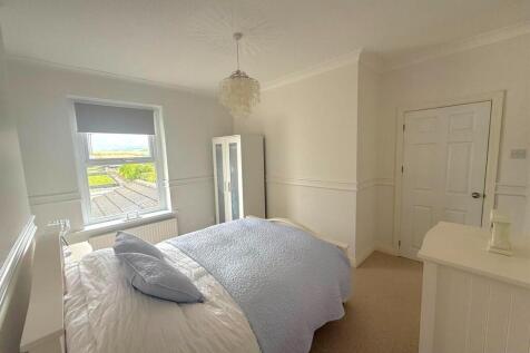 Bedroom...jpg