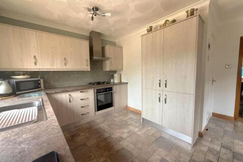 Kitchen...jpg