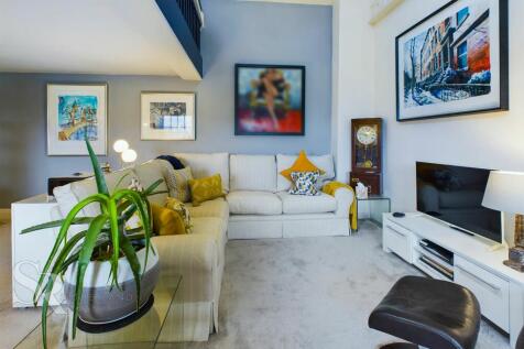 Lounge / Dining Room