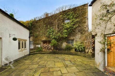 Rear Courtyard