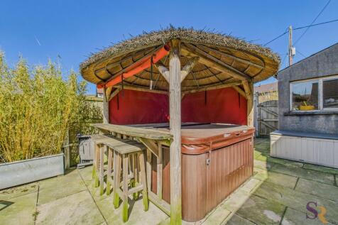 Rear Garden - Hot Tub