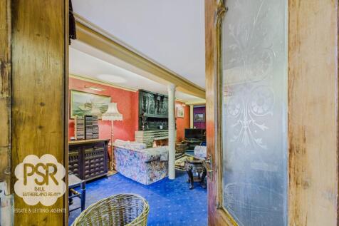 Into the Entrance Dining Hall