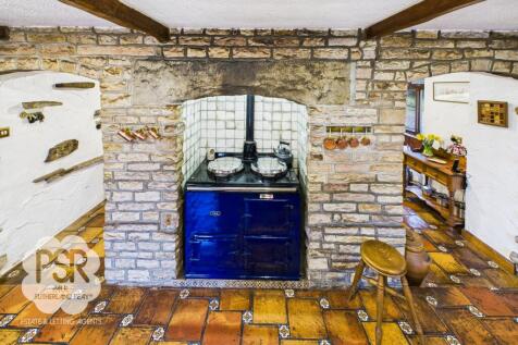 Stunning Arched Kitchen