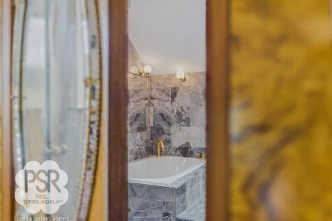 Concealed En-Suite Bathroom