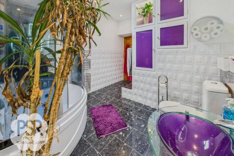 Bedroom Two En-Suite