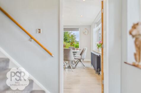 Into the Kitchen Diner