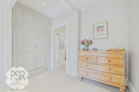 47 - Main Suite Dressing Room