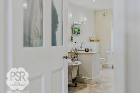 48 - Into the En-Suite