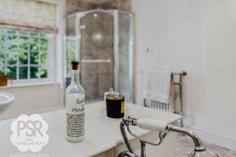 51 - Main Bedroom En-Suite Bathroom