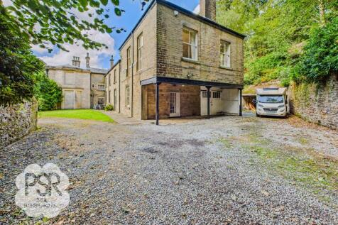 78 - Parking Area and Integral Garage/Workshop