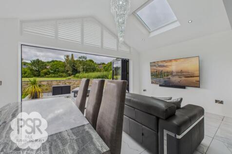 Kitchen Diner - Snug Dining Area