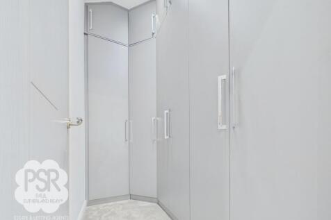 Main Suite - Dressing Room