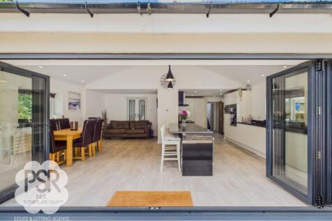 Living Kitchen Space from Outside