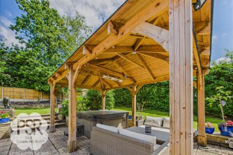 Sheltered Hot Tub and Al Fresco Dining Area