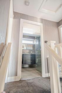 Stylish Modern Bathroom