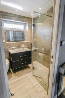 Stylish Modern Bathroom