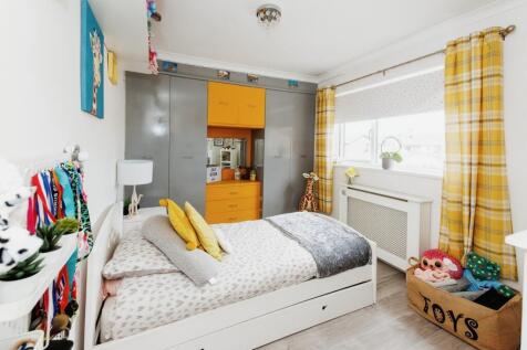 BEDROOM 2.jpeg