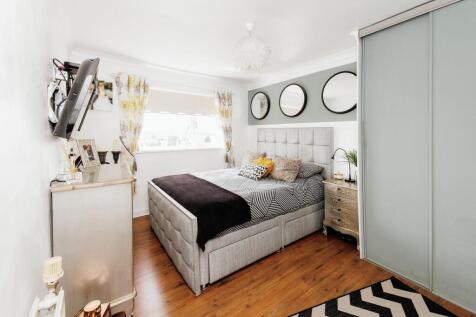 BEDROOM.jpeg