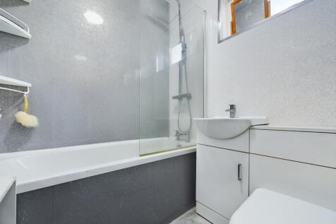 CAM02195G0-PR0055-STILL011