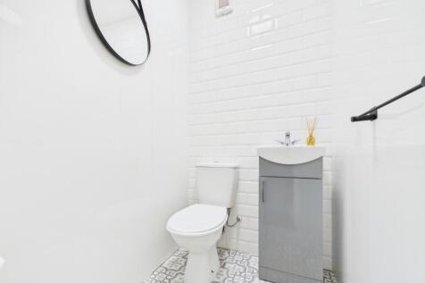 CAM02195G0-PR0072-STILL023