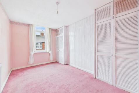 CAM02195G0-PR0073-STILL020