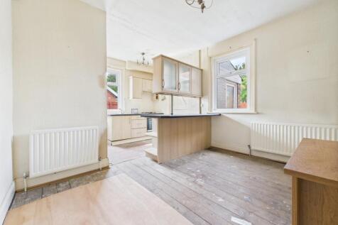 CAM02195G0-PR0079-STILL021