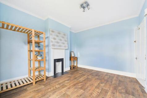 CAM02195G0-PR0079-STILL011