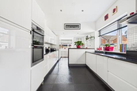 CAM02195G0-PR0083-STILL031