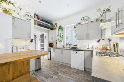 CAM02195G0-PR0091-STILL012