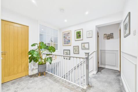 CAM02195G0-PR0095-STILL021