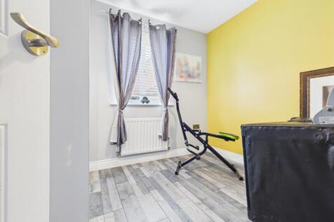 CAM03729G0-PR0088-STILL006