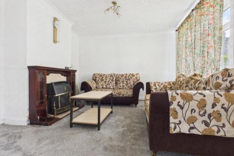 CAM03729G0-PR0147-STILL008