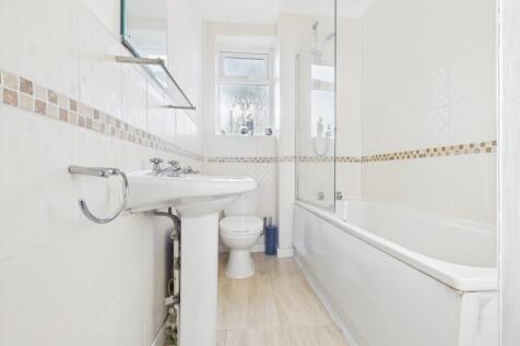 CAM03729G0-PR0169-STILL016