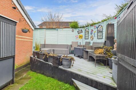 CAM03729G0-PR0195-STILL038