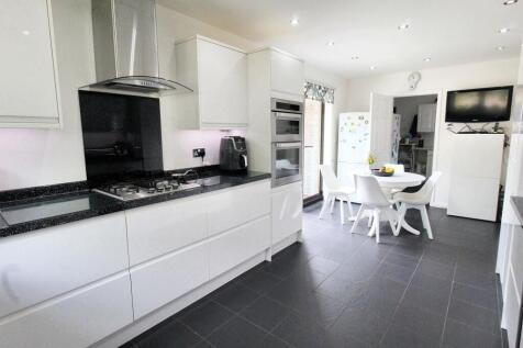 Kitchen / Breakfast Room