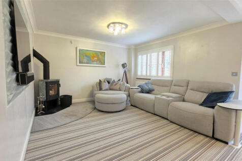 Living/Breakfast Kitchen