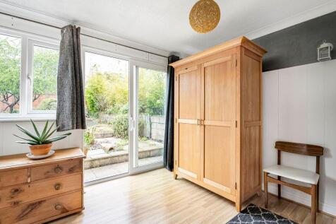 Dressing area in main bedroom