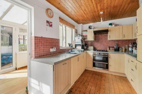 Kitchen into conservatory