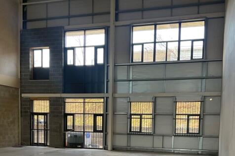 Flexible floor plate