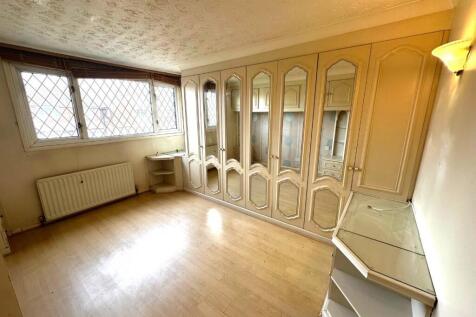 Borough bedroom 4.jpeg