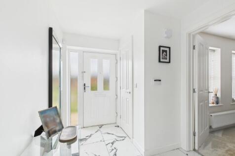 Pavilion Rise - Entrance