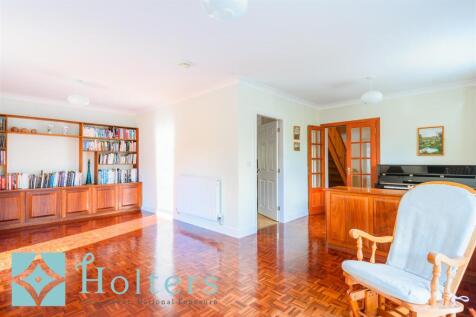 Hyde Park, Mochdre-71.jpg